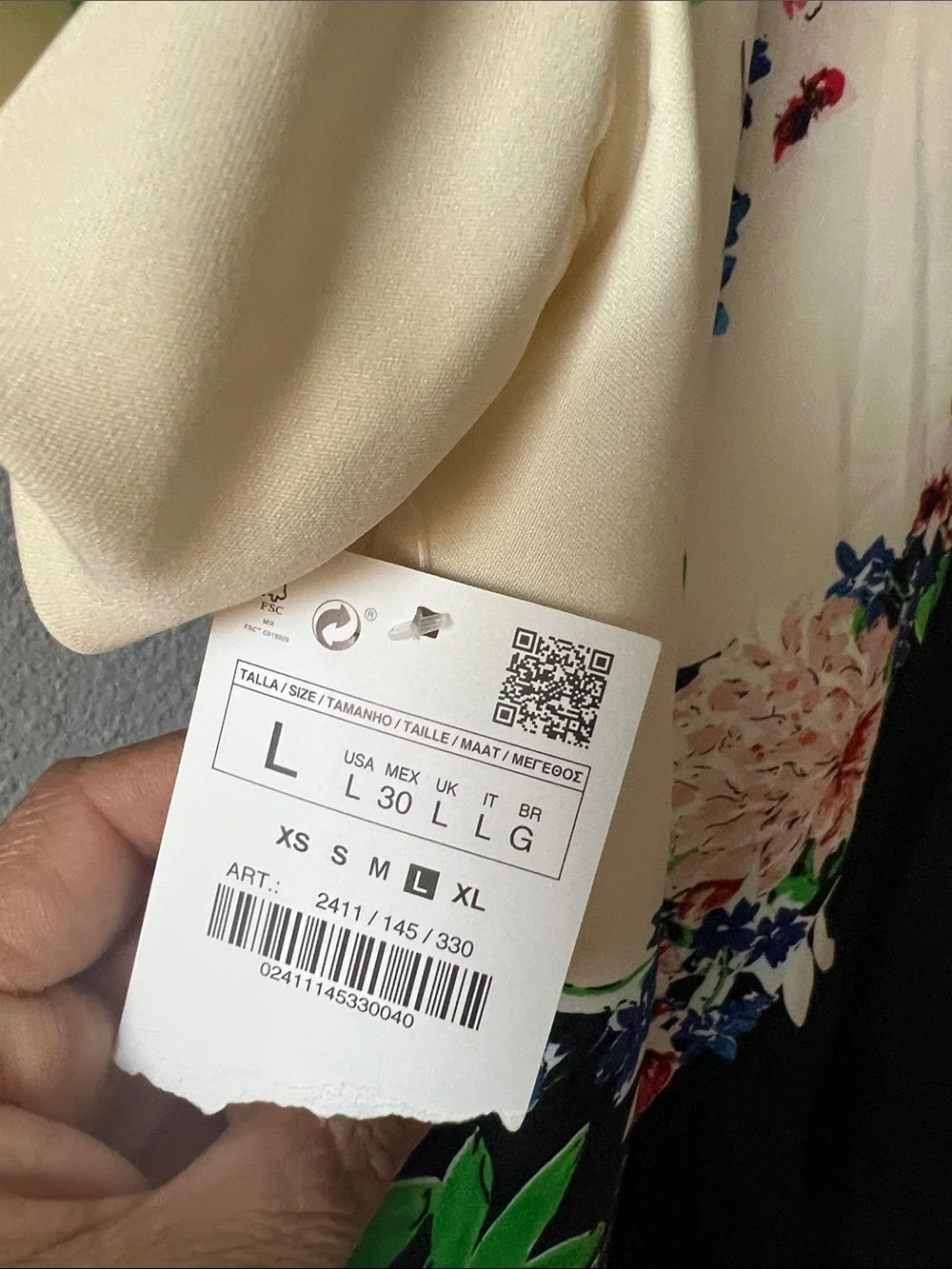 Zara Cream and Navy Floral V-Neck Mini Dress - Picture 7 of 8